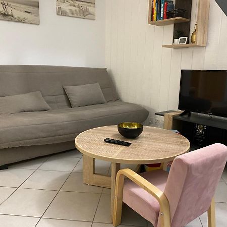 Appartement Cosy - Les Ecureuils Ares Bagian luar foto